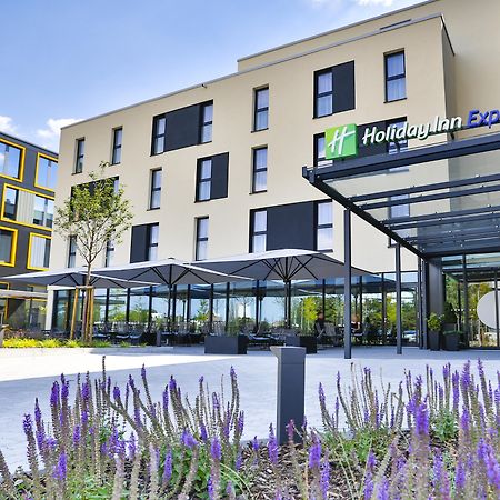 Holiday Inn Express Karlsruhe - City Park, An Ihg Hotel מראה חיצוני תמונה