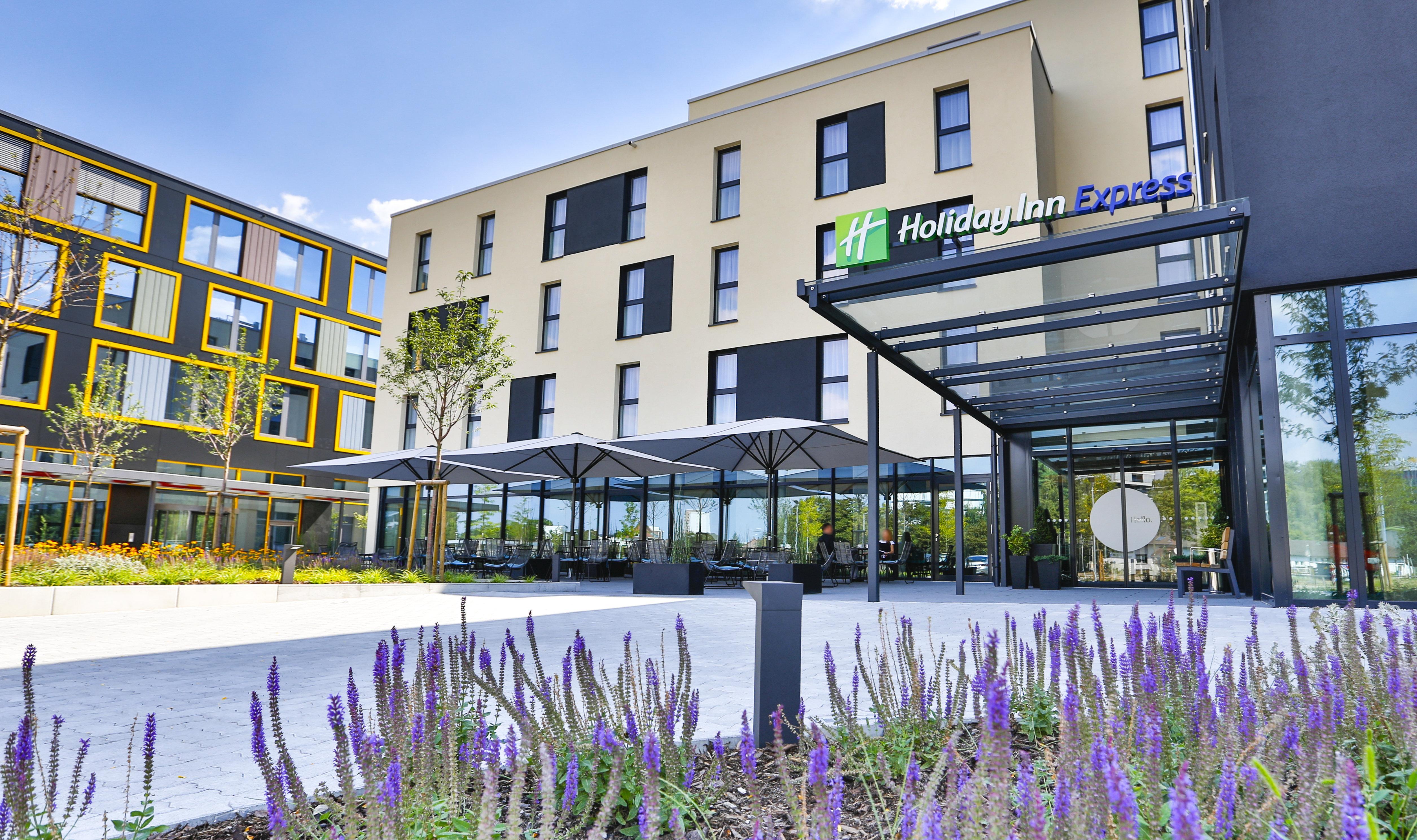 Holiday Inn Express Karlsruhe - City Park, An Ihg Hotel מראה חיצוני תמונה